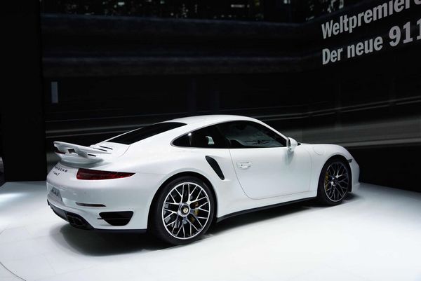 13Porsche%209__.jpg